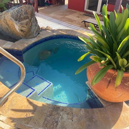 Cozy Studio With Private Spa Oranjestad Extérieur photo
