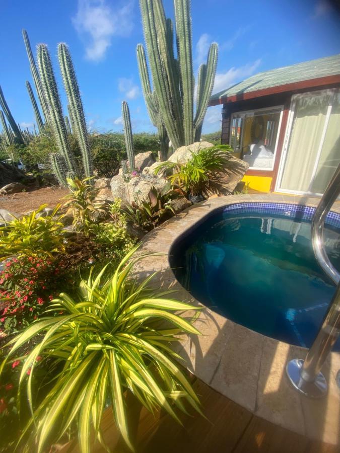 Cozy Studio With Private Spa Oranjestad Extérieur photo