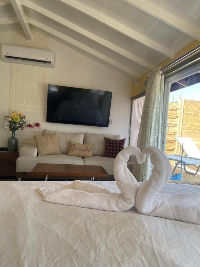 Cozy Studio With Private Spa Oranjestad Extérieur photo